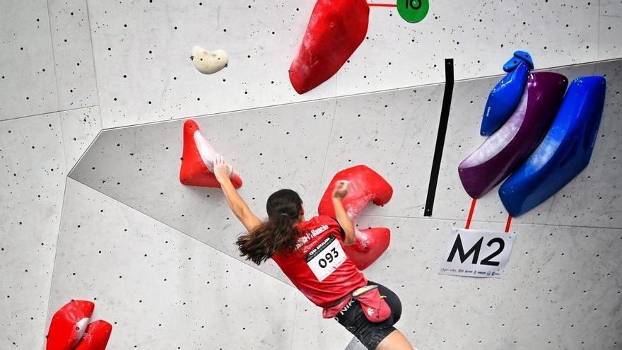 El rocódromo Alberto Ginés: «Entrenar aquí se parece a competir fuera»