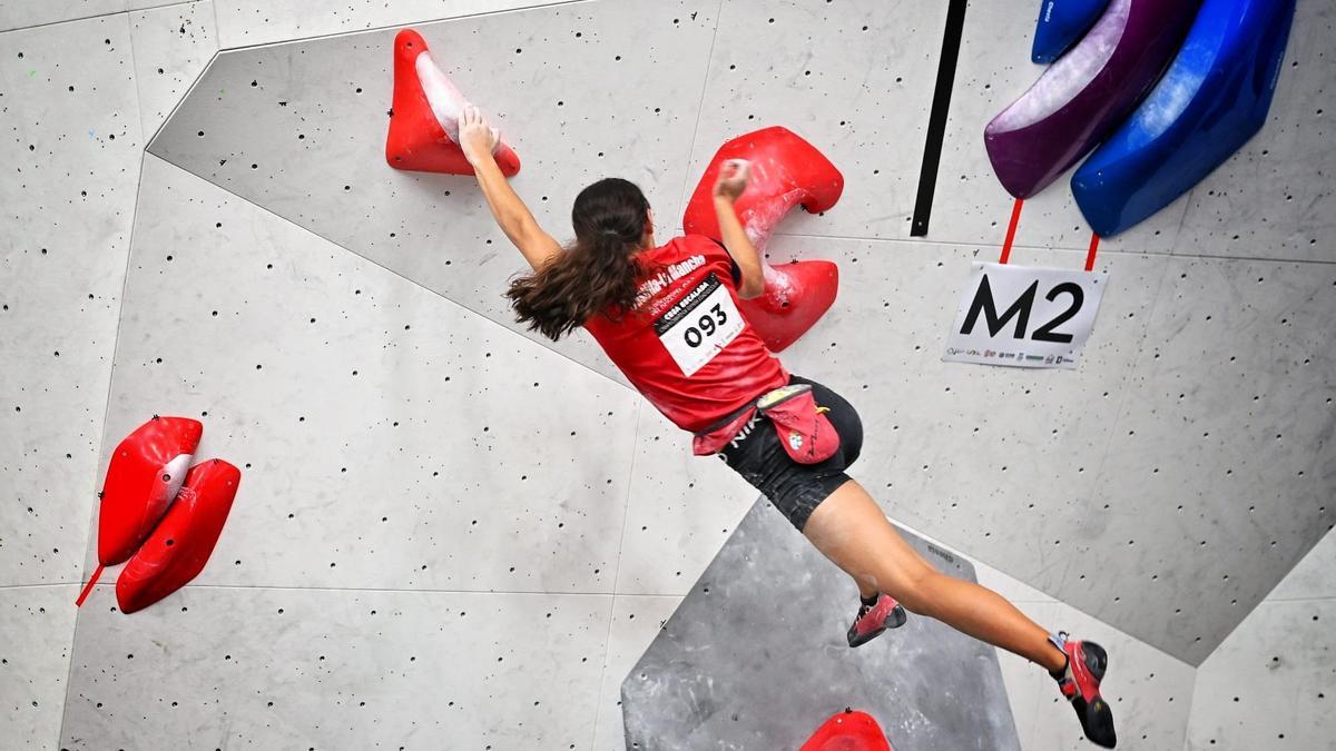 El rocódromo Alberto Ginés: «Entrenar aquí se parece a competir fuera»
