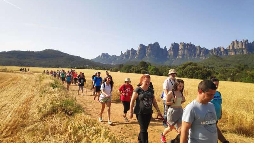 Participants a la ruta del romànic montserratí