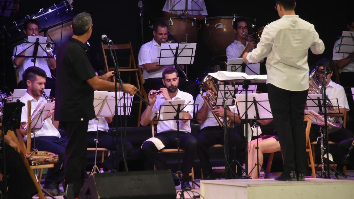 La Unió Musical Xixona actúa hoy sábado a las 10h en La Plaça.