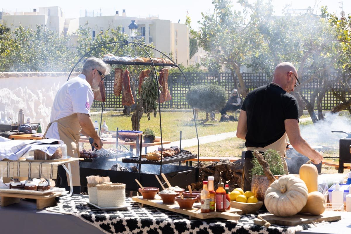 Todas las imágenes de la parrillada y el mercadillo de segunda mano en Jesús