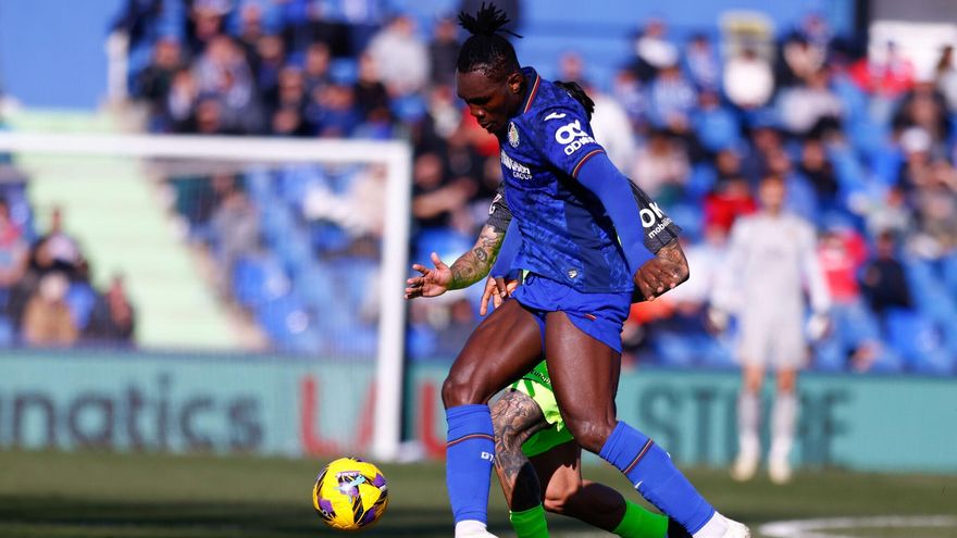 La Premier League viene a por Christantus Uche