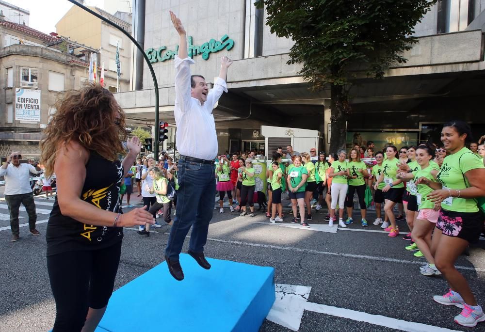 La ola de solidaridad venció a la ola de calor en la Carrera Solidaria Femenina de Vigo, en la que hubo mucha diversión