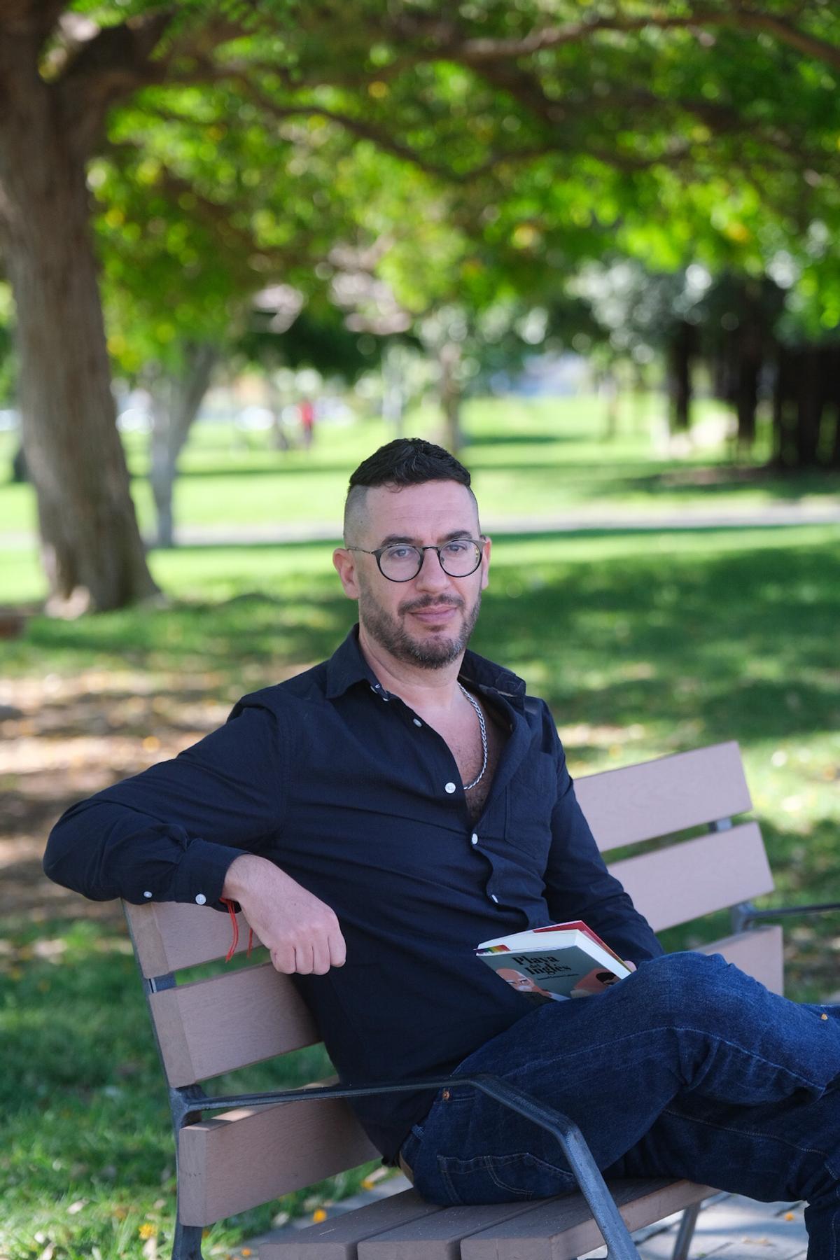 Ismael Lozano, escritor y gerente de la editorial Siete Islas, especializada en literatura LGTBI.
