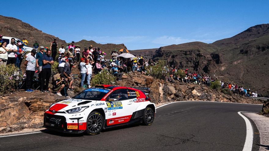 Alejandro Cachón y Borja Rozada lideran el Rally Islas Canarias