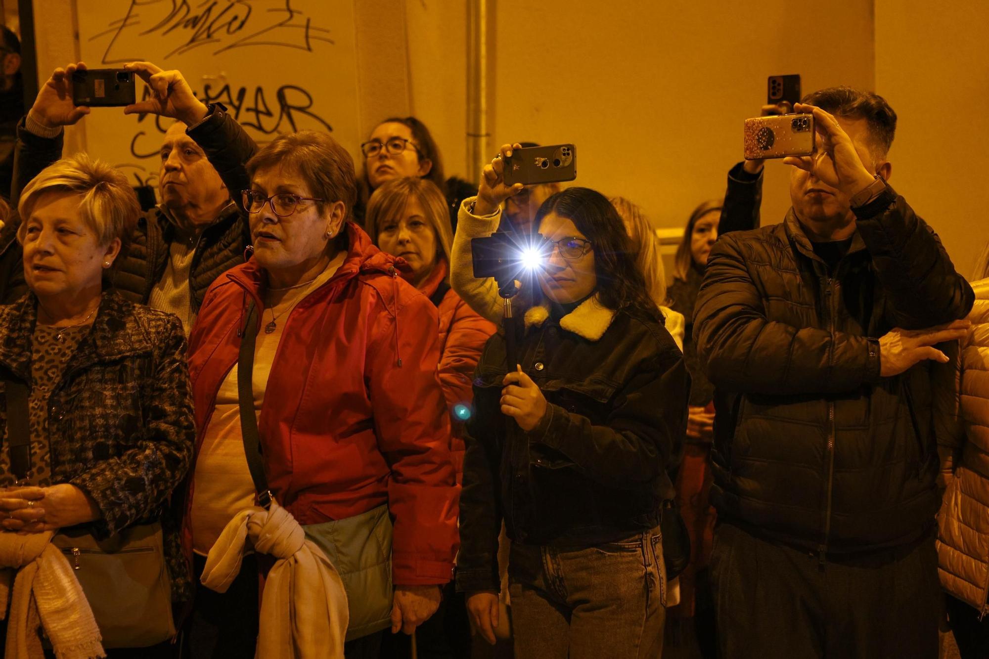 Cantos en Alcoy para rasgar el silencio