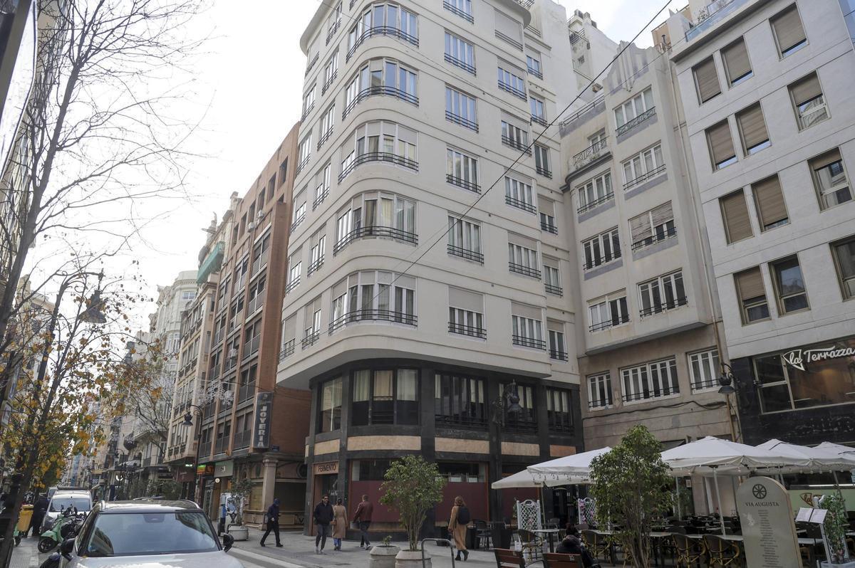 Fachada principal del Edificio Roca