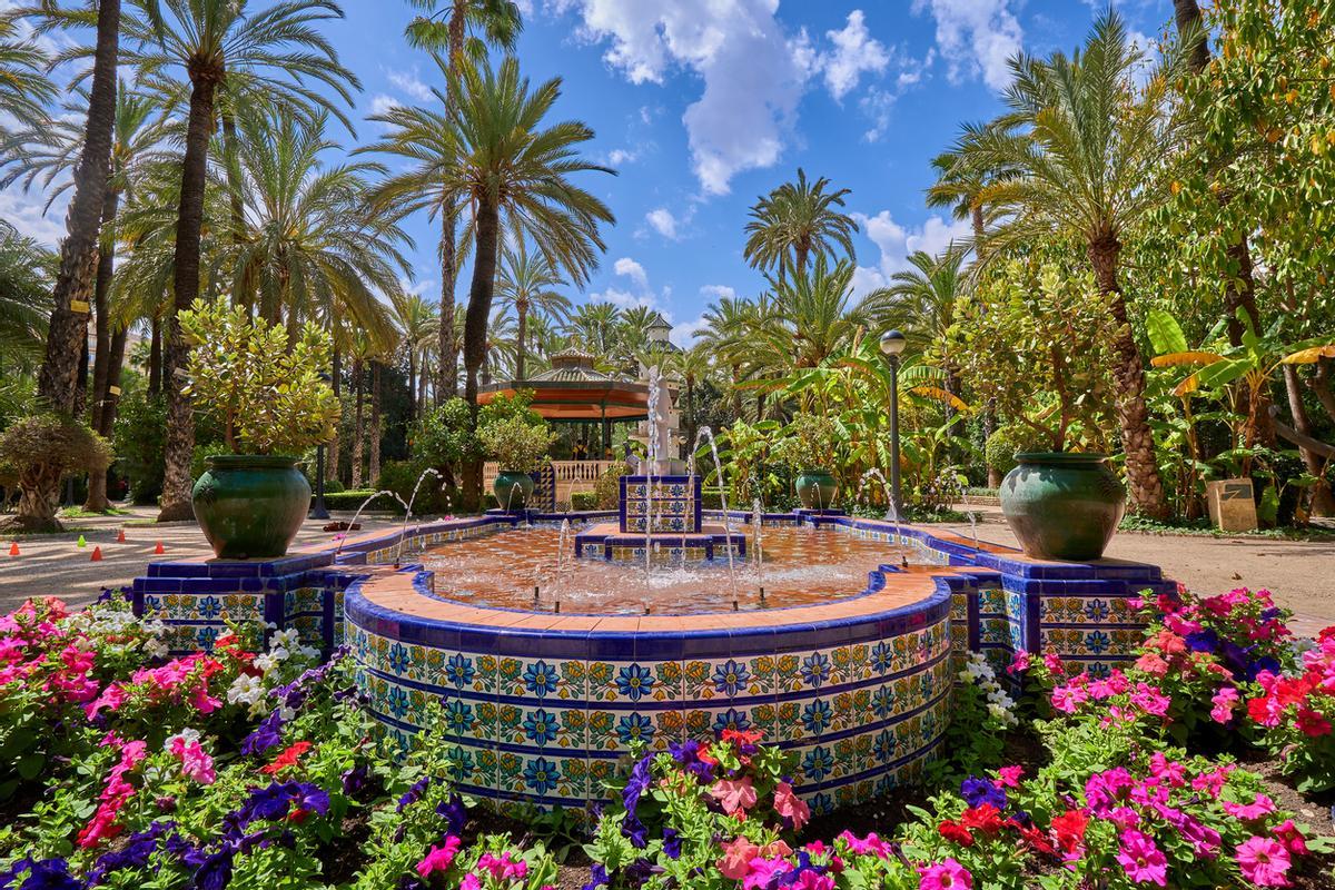 Fuente dentro del Palmeral de Elche