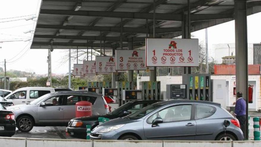 Cinco jóvenes detenidos tras intentar asaltar la gasolinera de un hipermercado de Vigo