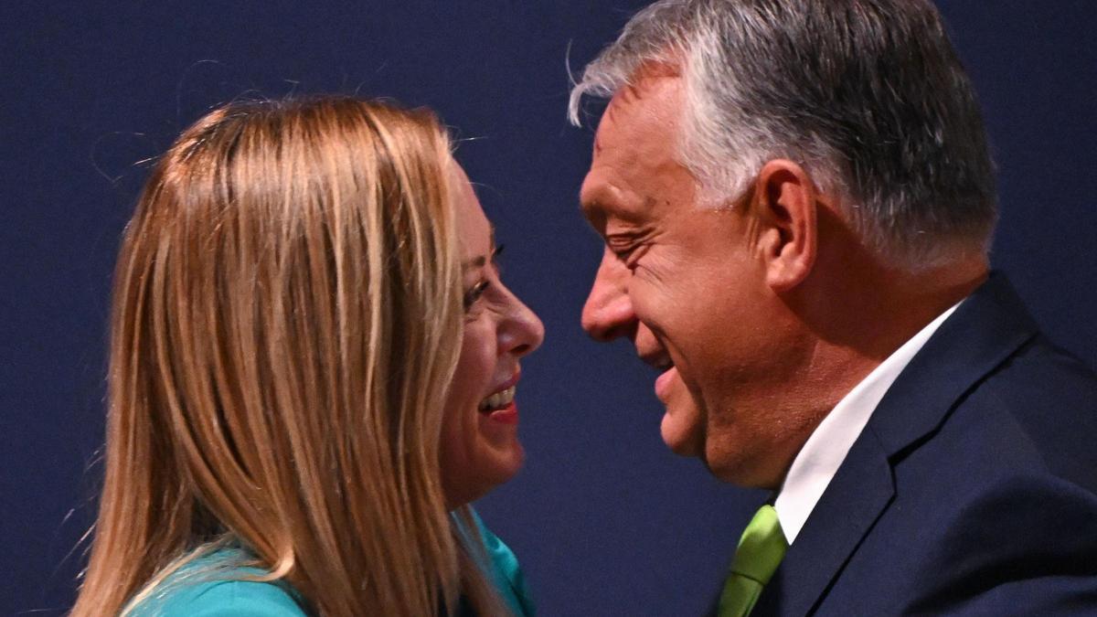 Giorgia Meloni y Viktor Orban, en la cumbre sobre demografía celebrada en Budapest.