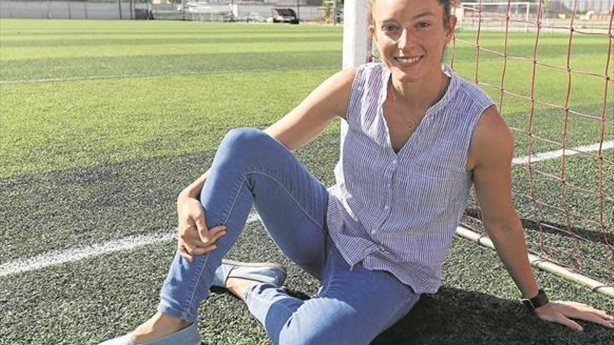 María José Villegas pitará en Tercera
