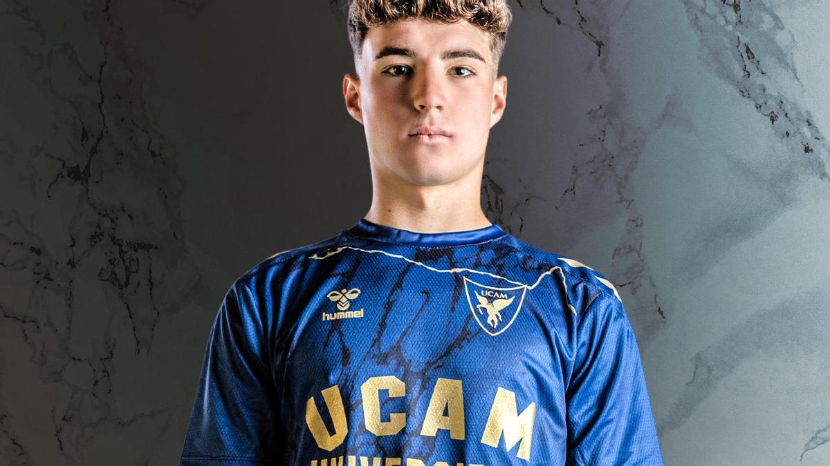 Así son las nuevas equipaciones del UCAM Murcia - La Opinión de Murcia