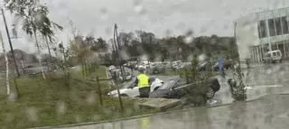 Tráfico controla aparcamientos irregulares en el CIS de Lalín