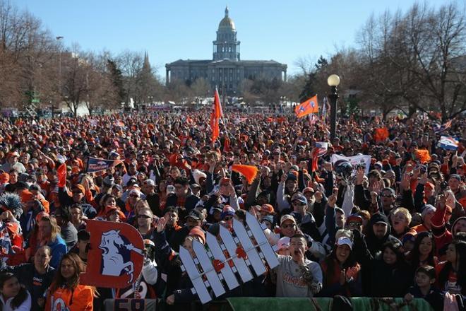 El espectacular recibimiento a los Broncos en Denver