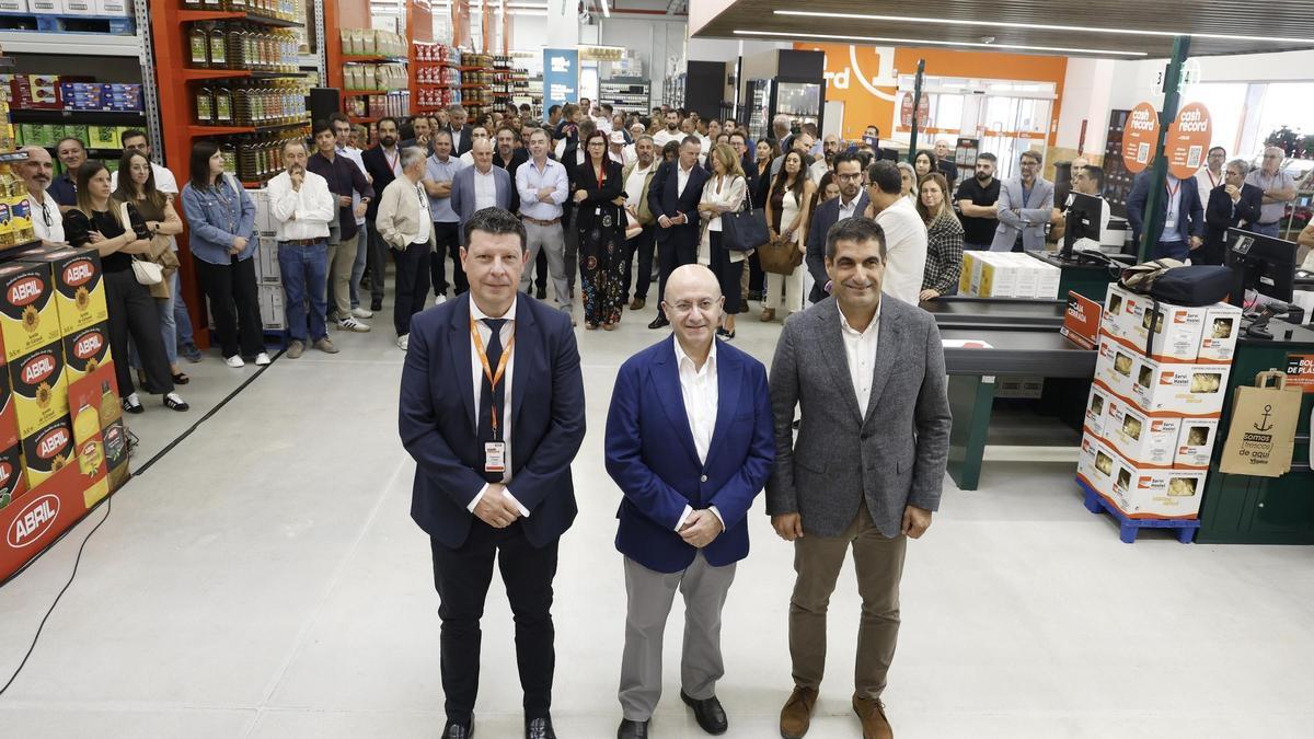 Vegalsa-Eroski abre en Santiago las puertas de su Cash Record más grande
