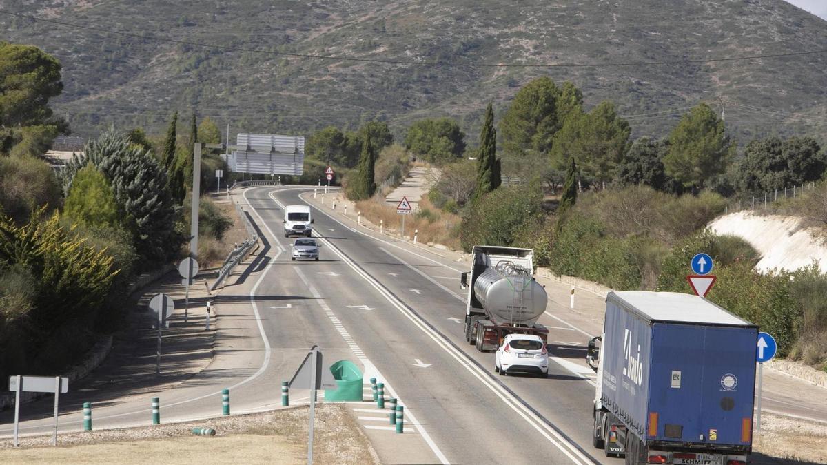 La CV-60 en su tramo inicial de l’Olleria