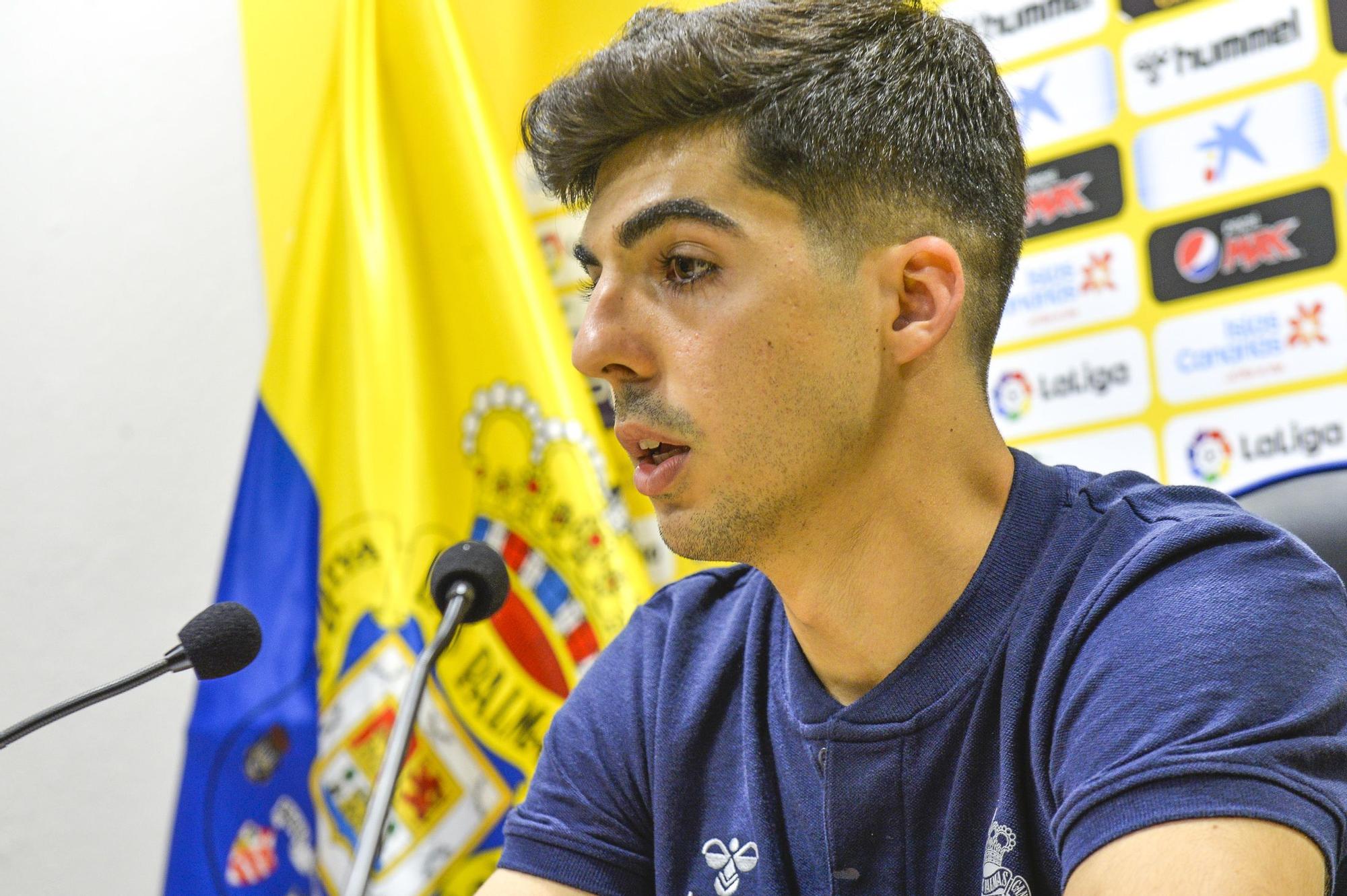 Presentación de Clemente como nuevo jugador de la UD Las Palmas