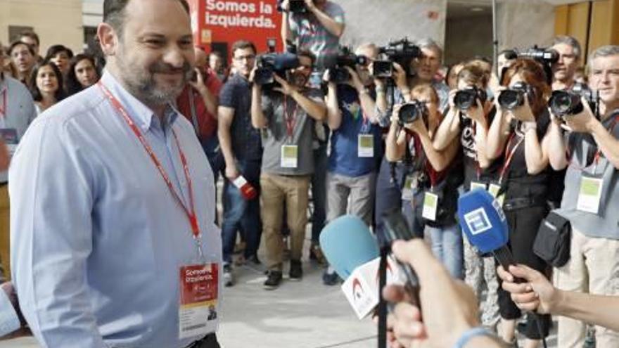 El nuevo secretario de Organización del PSOE, José Luis Ábalos, en un momento del congreso federal que se desarrolla este fin de semana en Madrid.