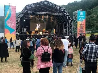 Estes son toles bandes y artistes que van pasar pel Prestoso Fest la primer fin de selmana d'agostu