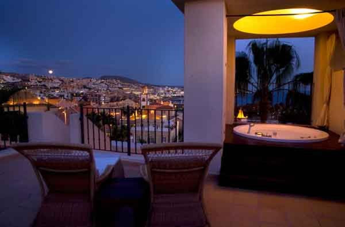 Gran Meliá Palacio de Isora es una ciudad con 609 habitaciones