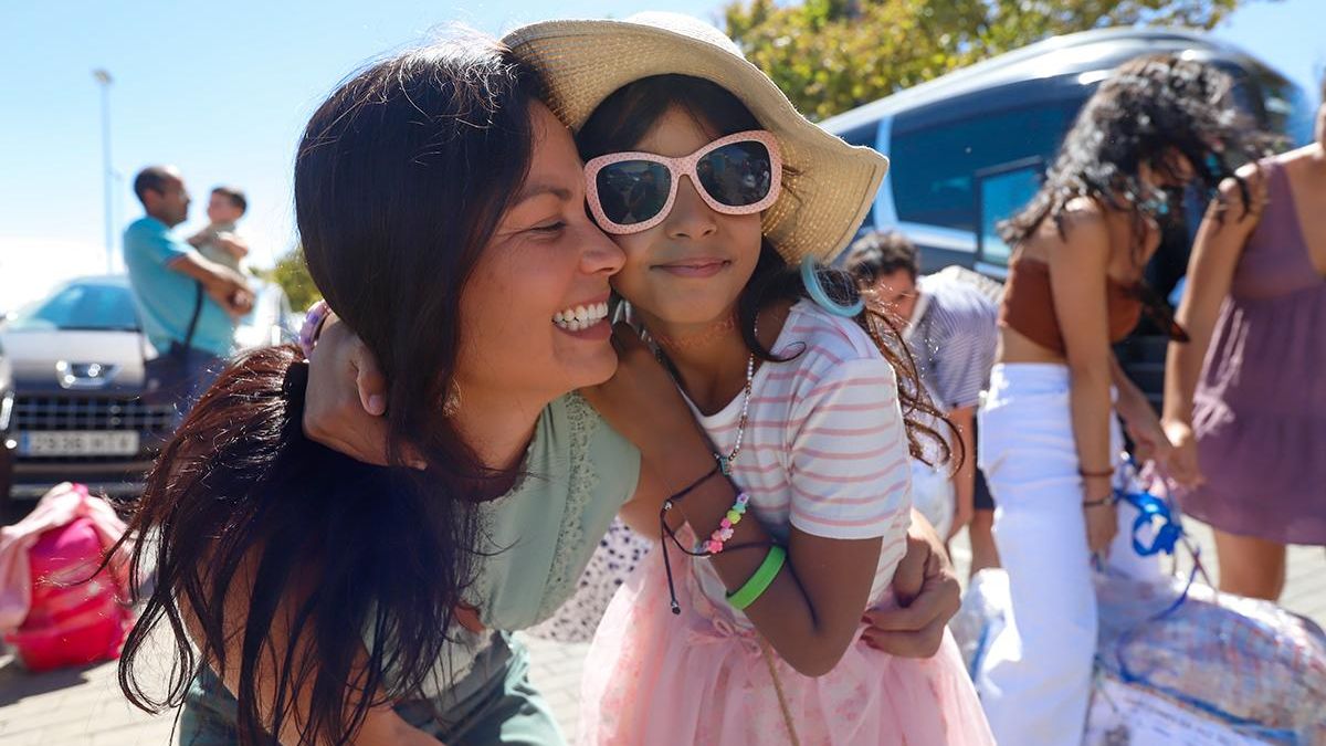 Emoción en la despedida de los niños saharauis el año pasado.