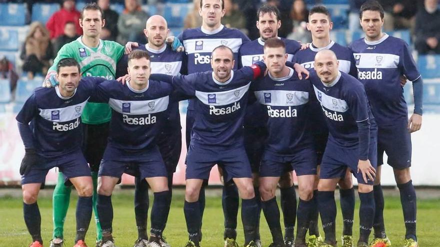 Equipo base del Marino: detrás, por la izquierda, Davo, Óscar Pérez, Saavedra, Pantiga, Riki y David González; delante, Quero, Iván Fernández, Guaya, Cayarga y Luis Morán.