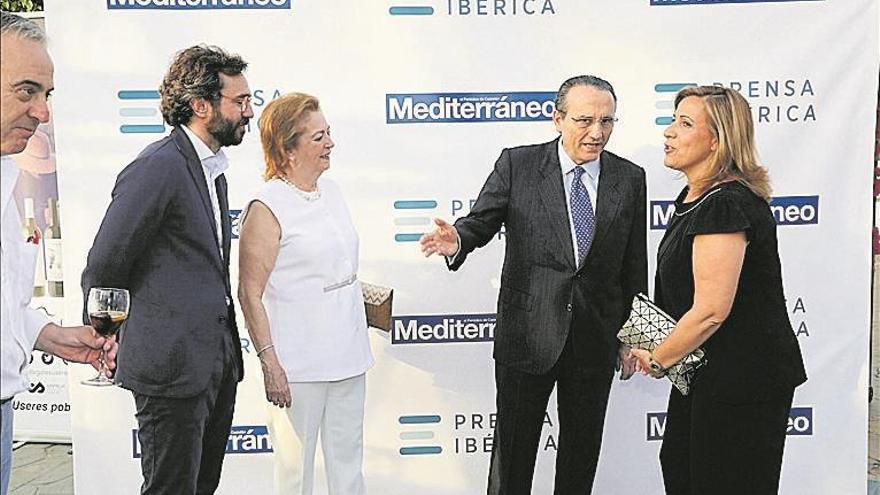 ‘Mediterráneo’ cita a los munícipes en una gala en su honor