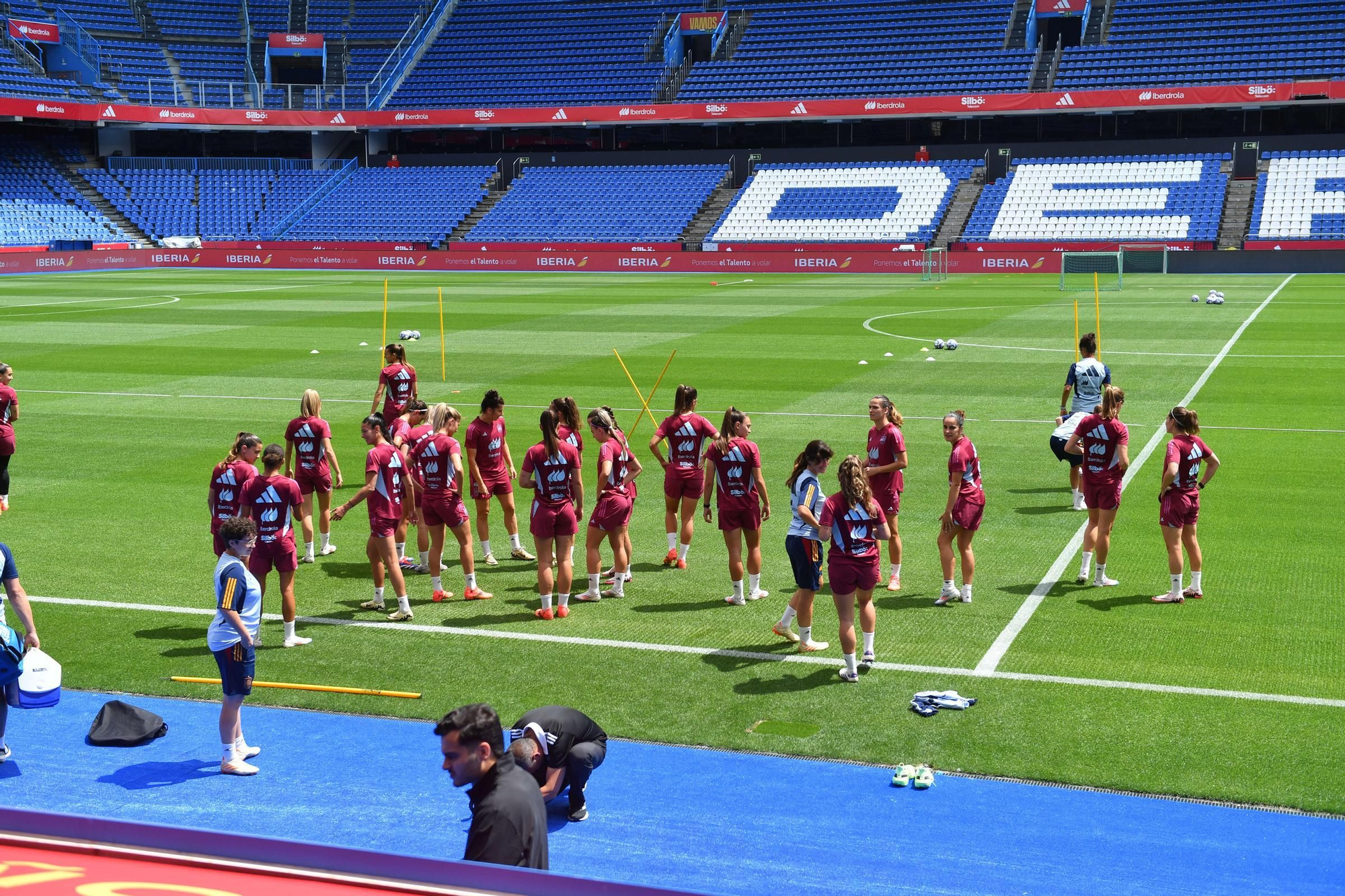 Entrenamiento de la selección femenina de fútbol en Riazor