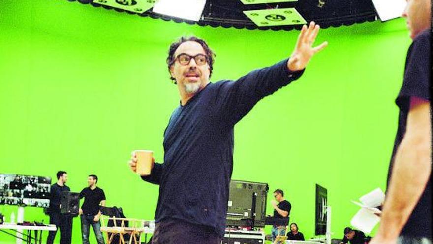 Alejandro G. Iñárritu, durante el montaje de ‘Carne y arena’. |   // LA OPINIÓN