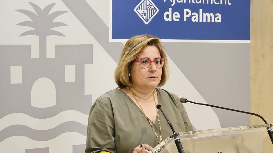Archivo - La portavoz del Ayuntamiento de Palma, Mercedes Celeste, en rueda de prensa tras la Junta de Gobierno.