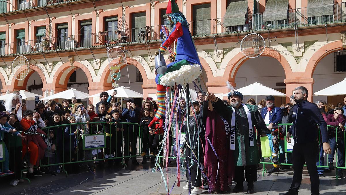 Momentos previos a la quema del dios Momo para cerrar el Carnaval 2025.