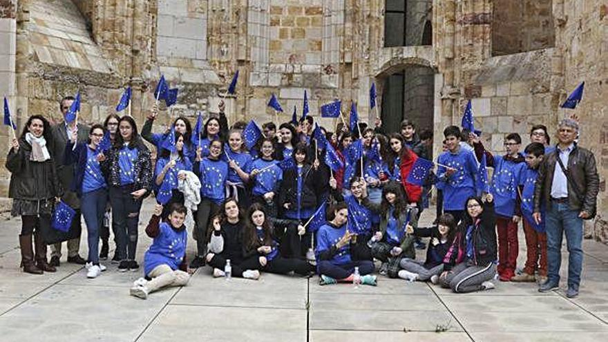 Los alumnos de 1º de Bachillerato del IES La Vaguada, en las instalaciones de la FRAH.