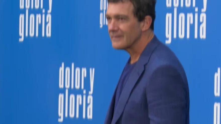 Medios estadounidenses califican a Antonio Banderas como uno de los pocos "actores de color" que está entre los nominados a los Oscar