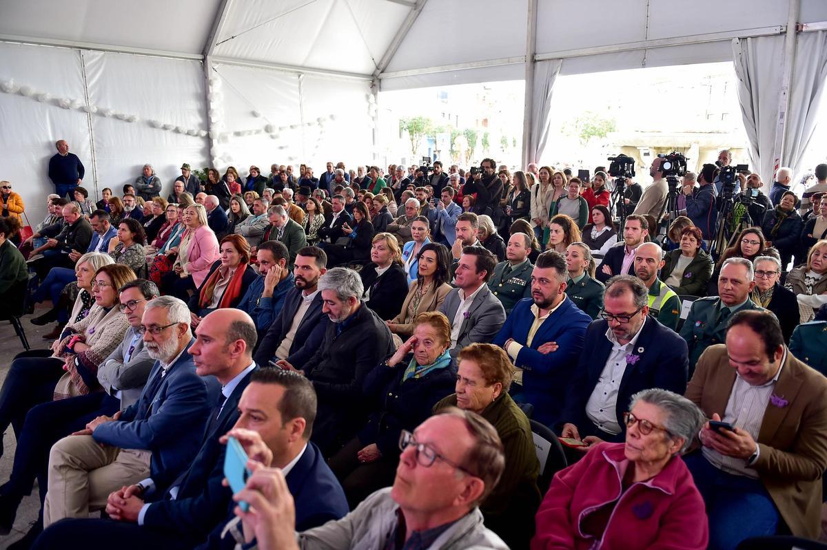 Público en la inauguración de la fiesta del Cerezo en Flor.