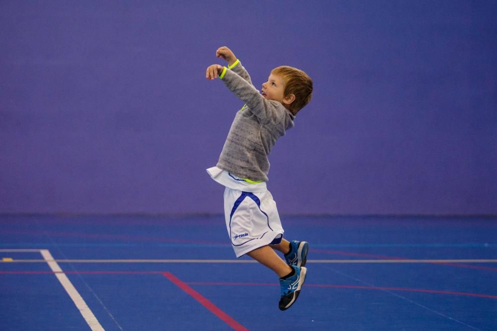 El objetivo de estas diadas es captar a niños para que jueguen al baloncesto