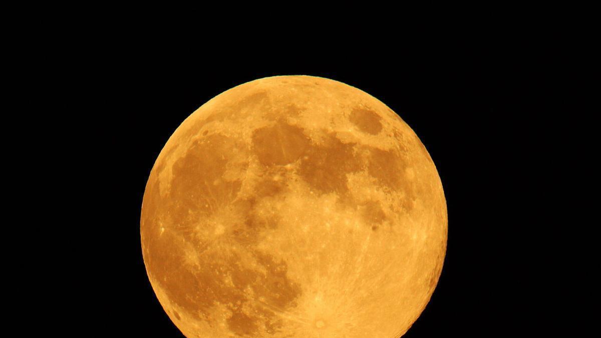 Luna llena en Grecia, en una imagen de archivo, en agosto de 2011.