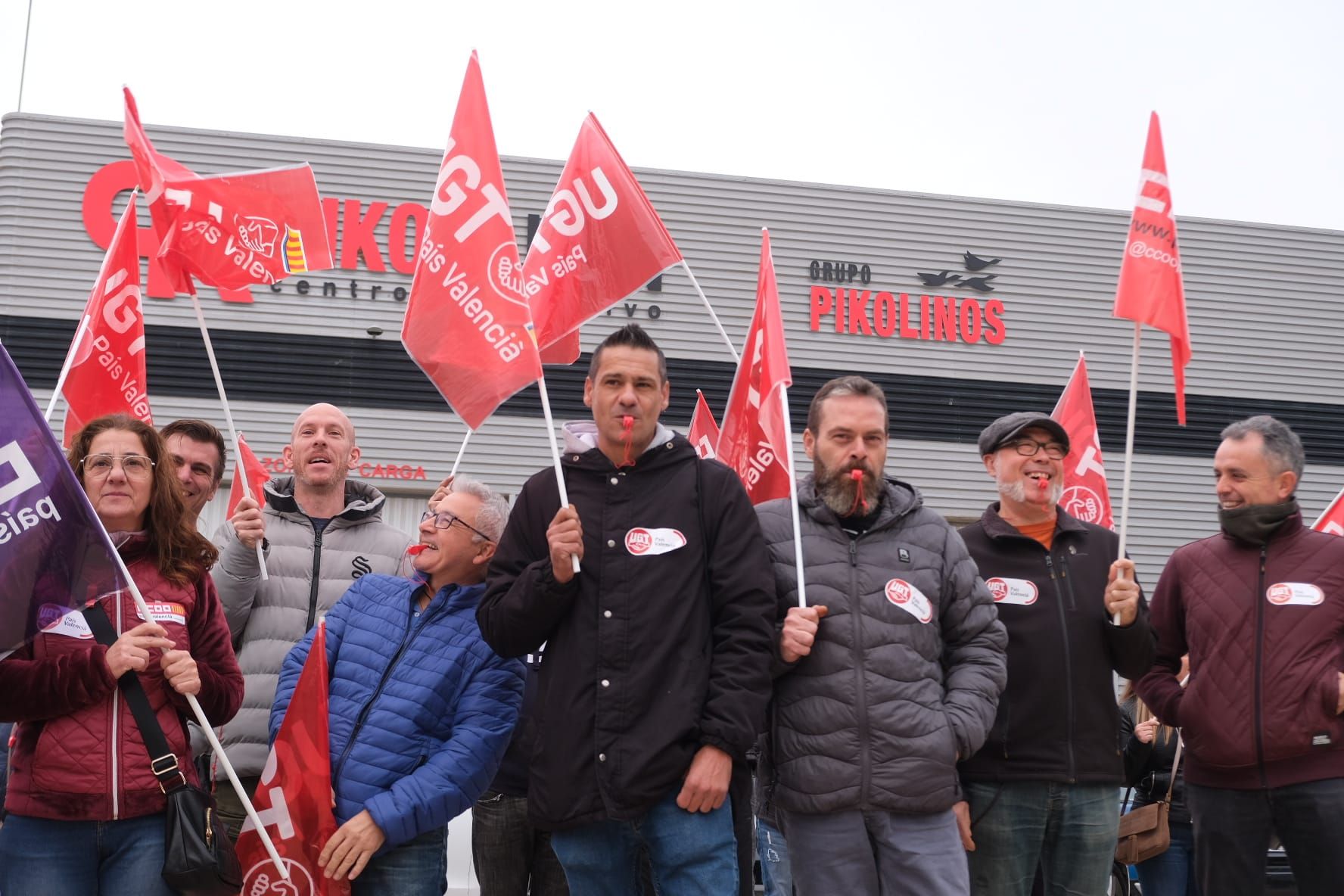 Organizan piquetes en las principales empresas de calzado de Elche y Elda