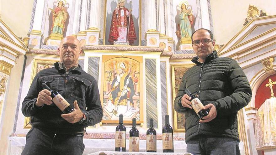 La Cofradía de Sant Blai repara la ermita con el vino vendido