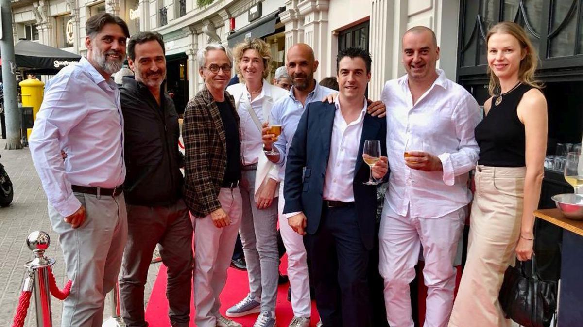 La alfombra roja del estreno de Camarasa en la plaza de Francesc Macià