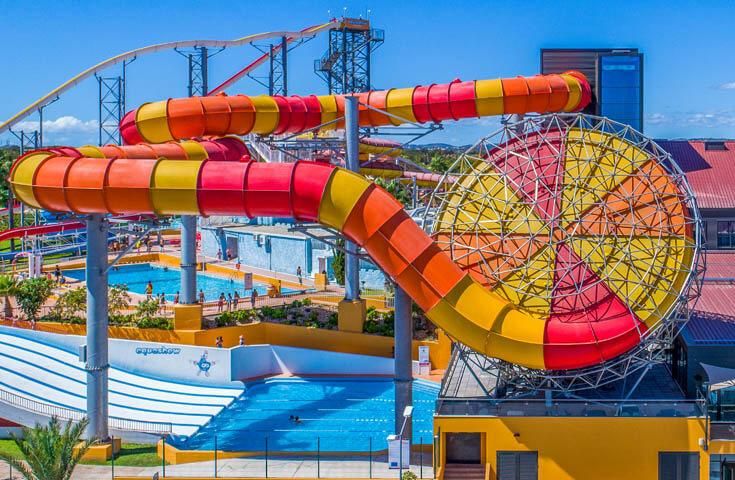 Viaje por el parque acuático cubierto de Portugal