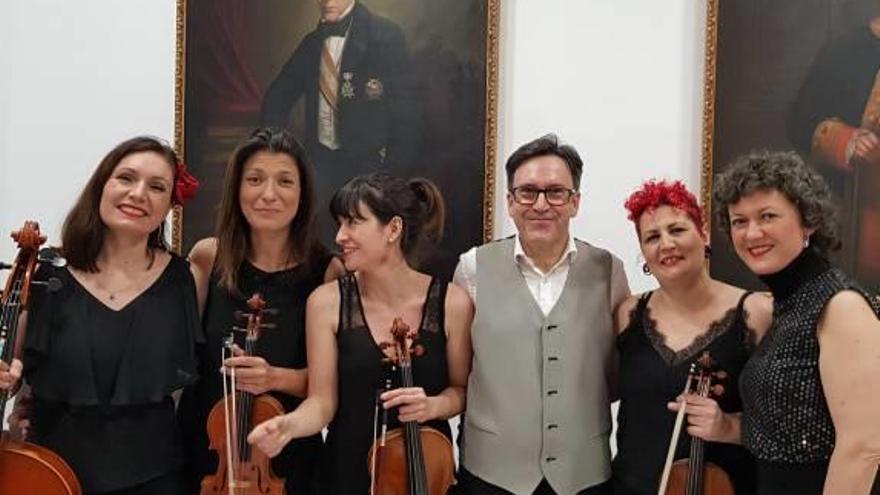 El quintet Casulana i Alberto FerreR, abans de l'actuació.