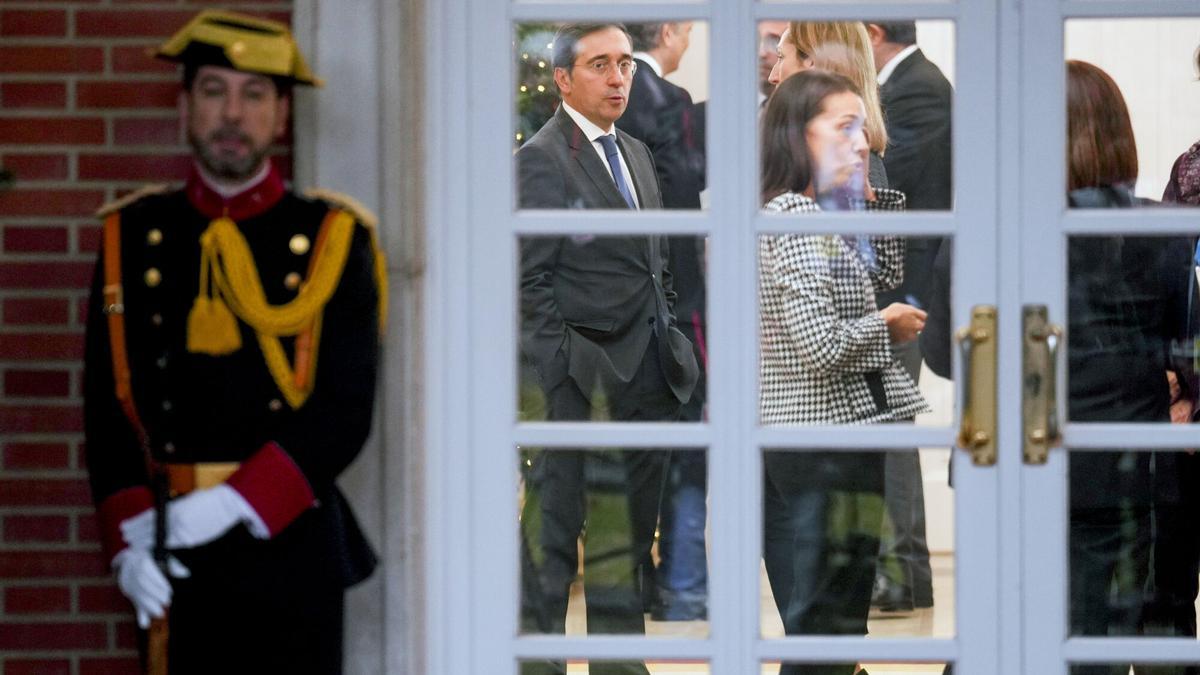 El ministro de Asuntos Exteriores de España José Manuel Albares, durante la recepción al presidente de Palestina, Mahmoud Abbas, este miércoles en la Moncloa.