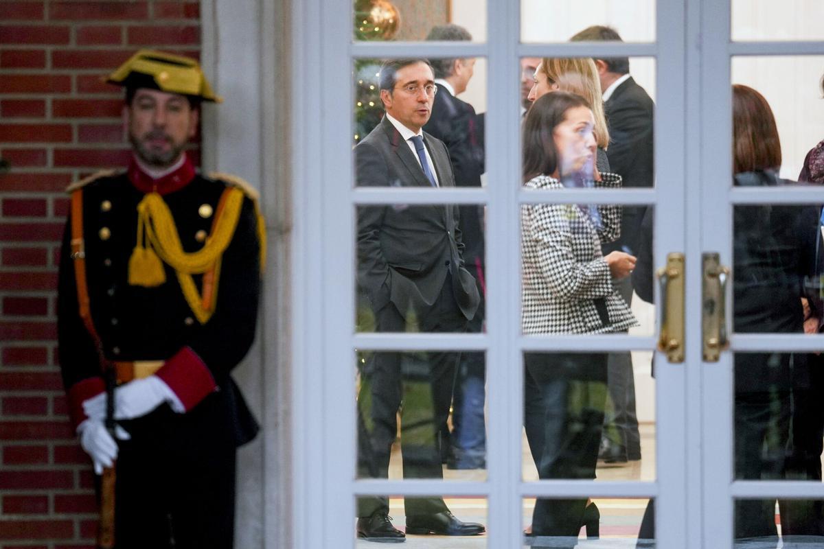 El ministro de Asuntos Exteriores de España José Manuel Albares, durante la recepción al presidente de Palestina, Mahmoud Abbas, este miércoles en la Moncloa.