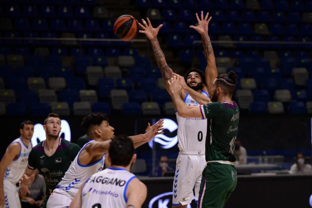 Partido de la Liga Endesa entre el Acunsa Gipuzkoa Basket y el Unicaja.