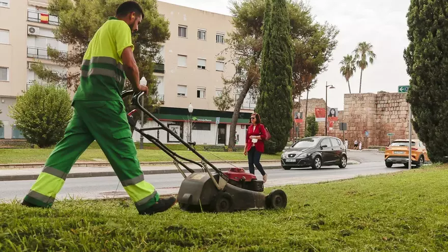 Mérida pone a salvo de sus 42,7 grados de calor a los trabajadores