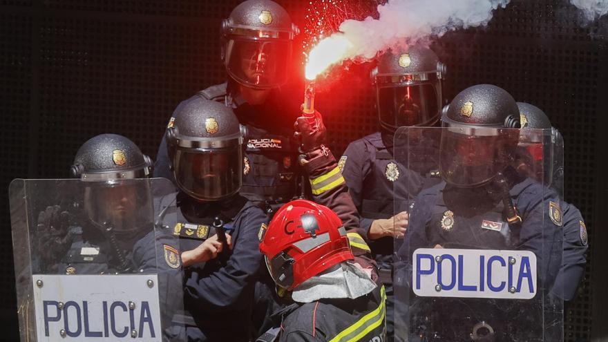 Manifestación de los bomberos comarcales el pasado mes de julio en Santiago