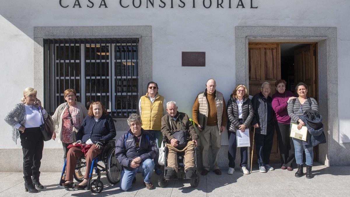 Quejas de usuarios de la ayuda a domicilio en el Concello de Cambre