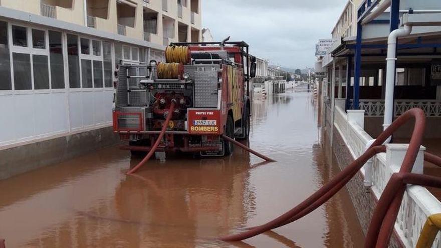 Los bomberos registran 147 intervenciones y rescatan a 91 personas por las lluvias en Castellón