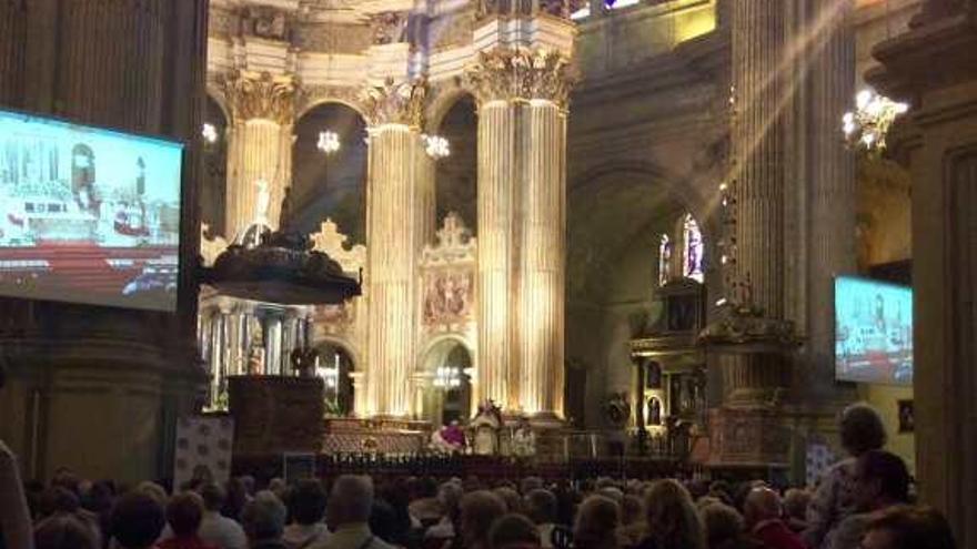 Misa del obispo en la Catedral por el Corpus.