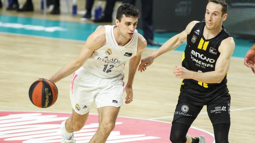 El Madrid sufre ante el Lenovo Tenerife pero refuerza su liderato